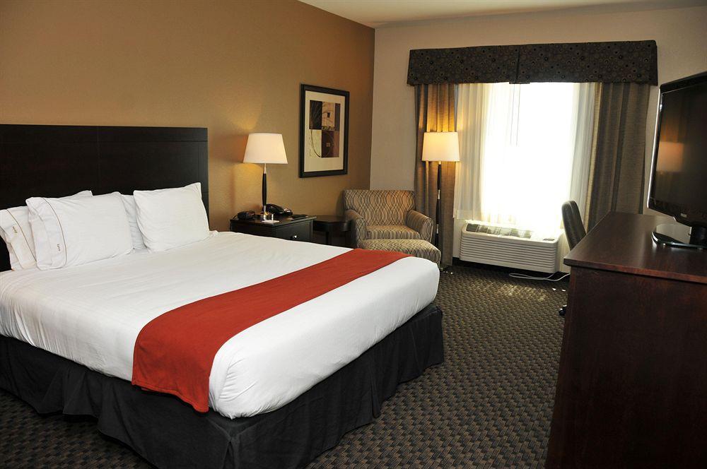 Holiday Inn Express & Suites Clinton By Ihg Rom bilde