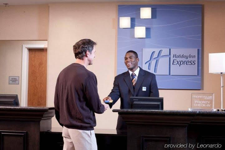 Holiday Inn Express & Suites Clinton By Ihg Eksteriør bilde